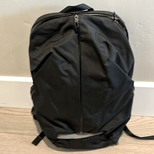 Lululemon Backpack, Black, Defective, Broken Zipper